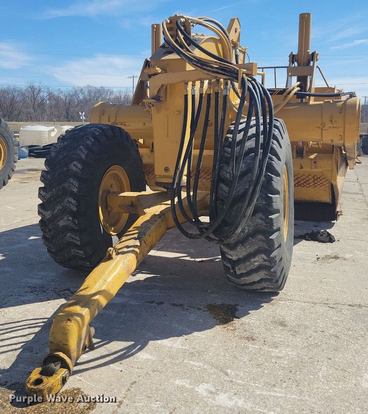 image for item DG0422 Caterpillar 463F scraper