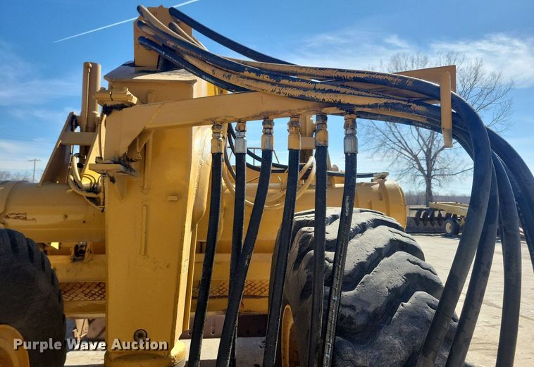 image for item DG0422 Caterpillar 463F scraper