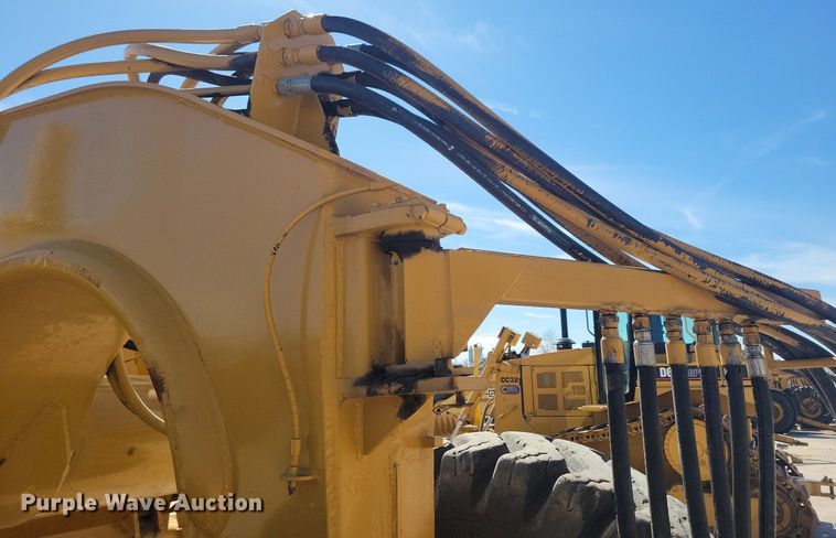 image for item DG0422 Caterpillar 463F scraper