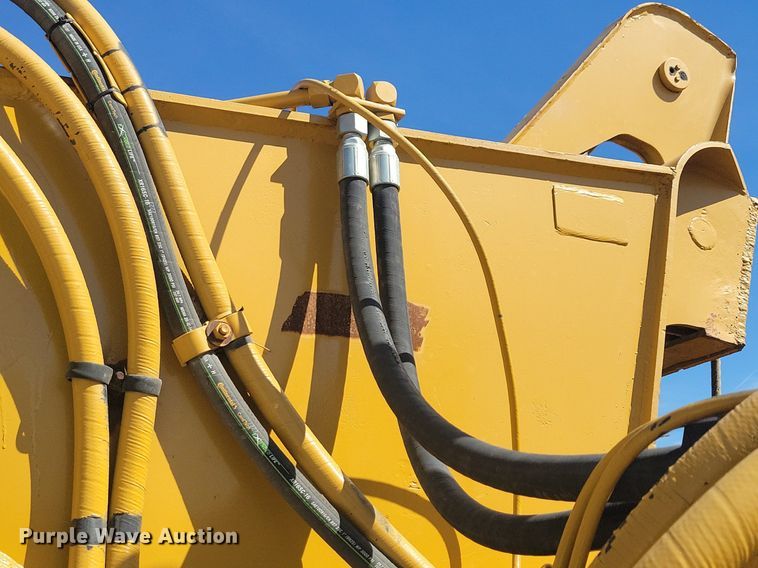 image for item DG0422 Caterpillar 463F scraper