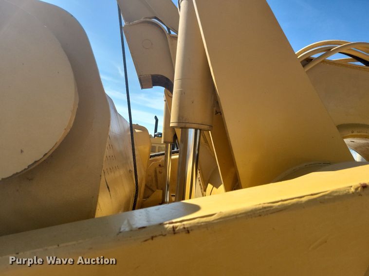 image for item DG0422 Caterpillar 463F scraper