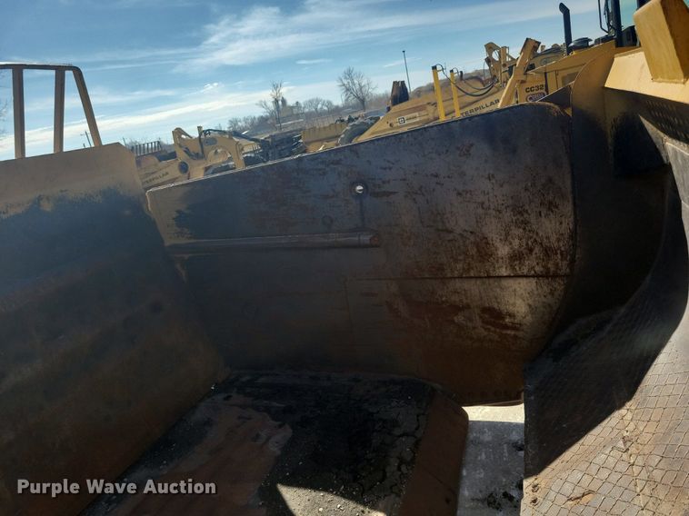 image for item DG0422 Caterpillar 463F scraper