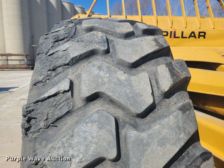 image for item DG0422 Caterpillar 463F scraper