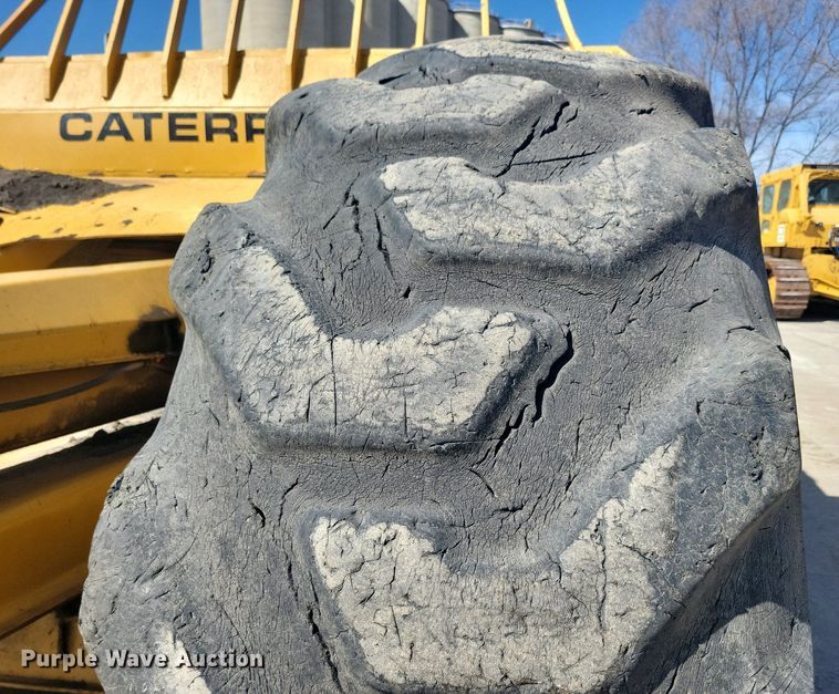 image for item DG0422 Caterpillar 463F scraper