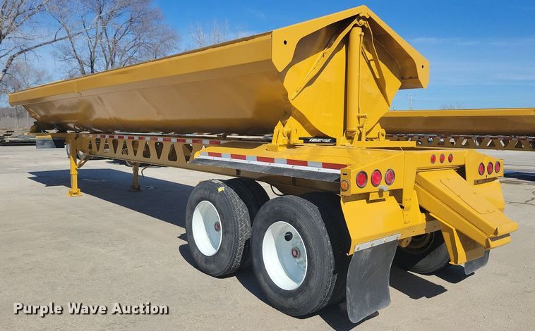 image for item DG0423 2004 Trail King TK60SSD side dump trailer