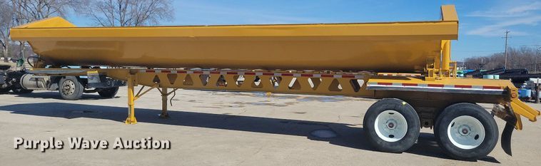 image for item DG0423 2004 Trail King TK60SSD side dump trailer