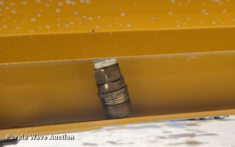 image for item DG0423 2004 Trail King TK60SSD side dump trailer