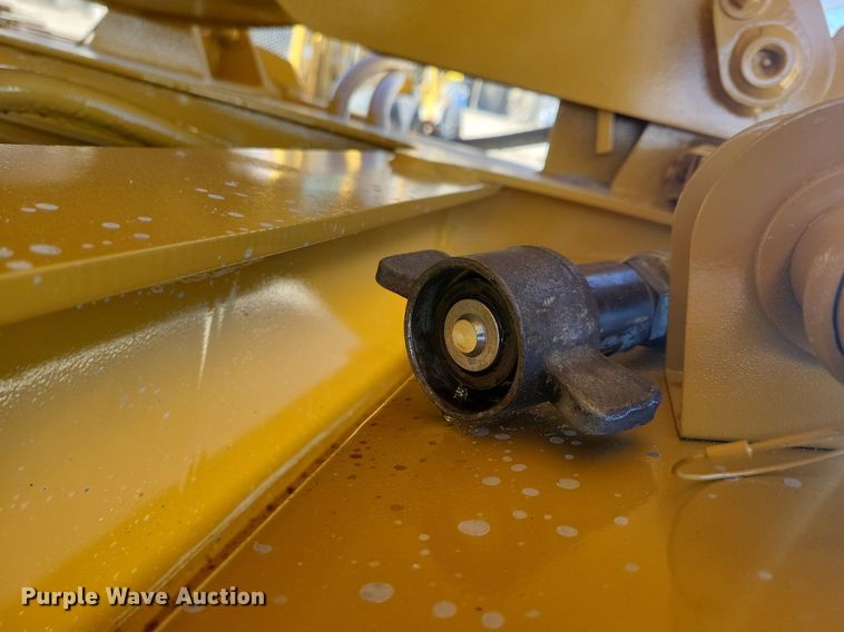 image for item DG0423 2004 Trail King TK60SSD side dump trailer