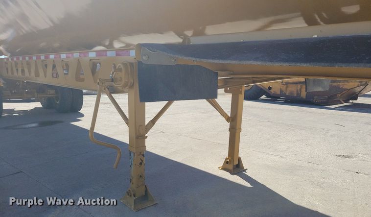 image for item DG0423 2004 Trail King TK60SSD side dump trailer