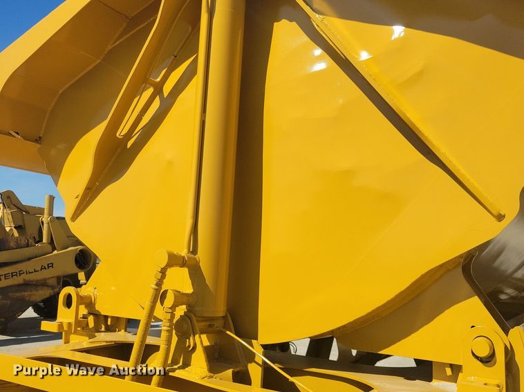 image for item DG0423 2004 Trail King TK60SSD side dump trailer