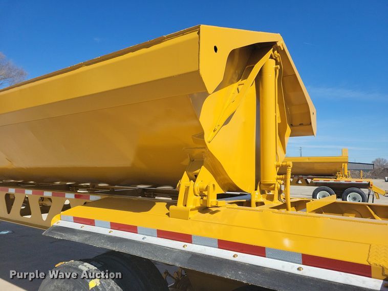 image for item DG0423 2004 Trail King TK60SSD side dump trailer