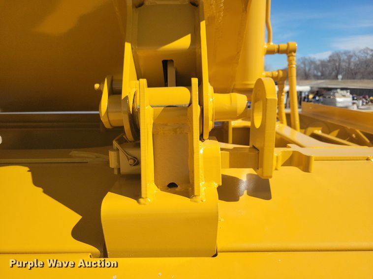 image for item DG0423 2004 Trail King TK60SSD side dump trailer