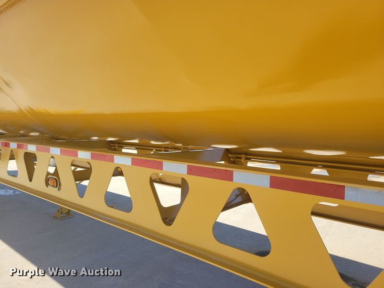 image for item DG0423 2004 Trail King TK60SSD side dump trailer