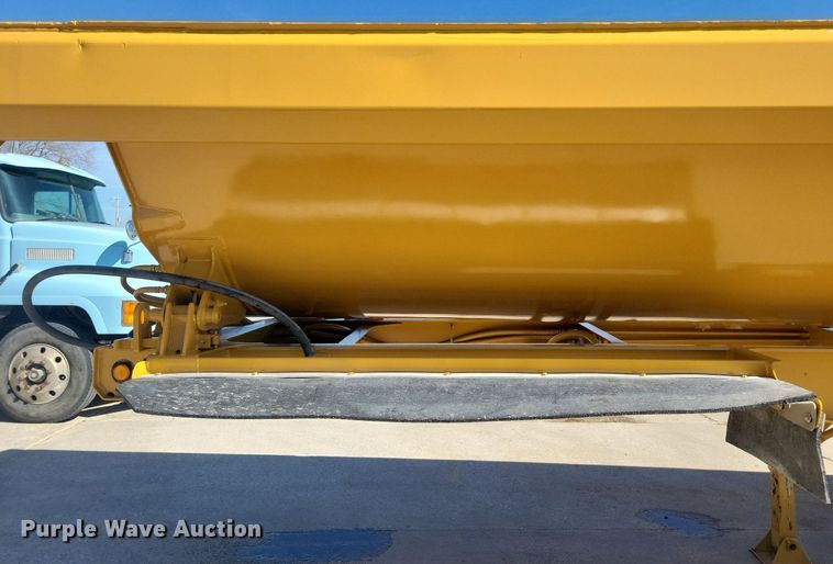 image for item DG0423 2004 Trail King TK60SSD side dump trailer