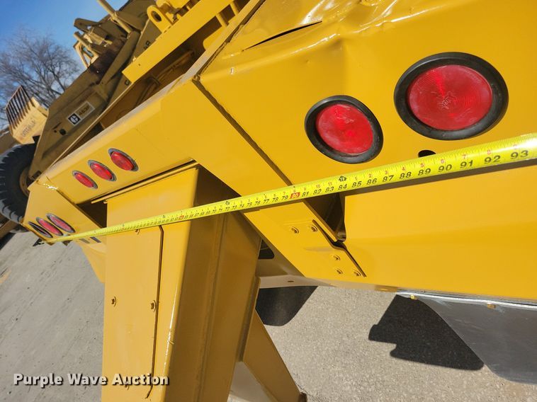 image for item DG0423 2004 Trail King TK60SSD side dump trailer