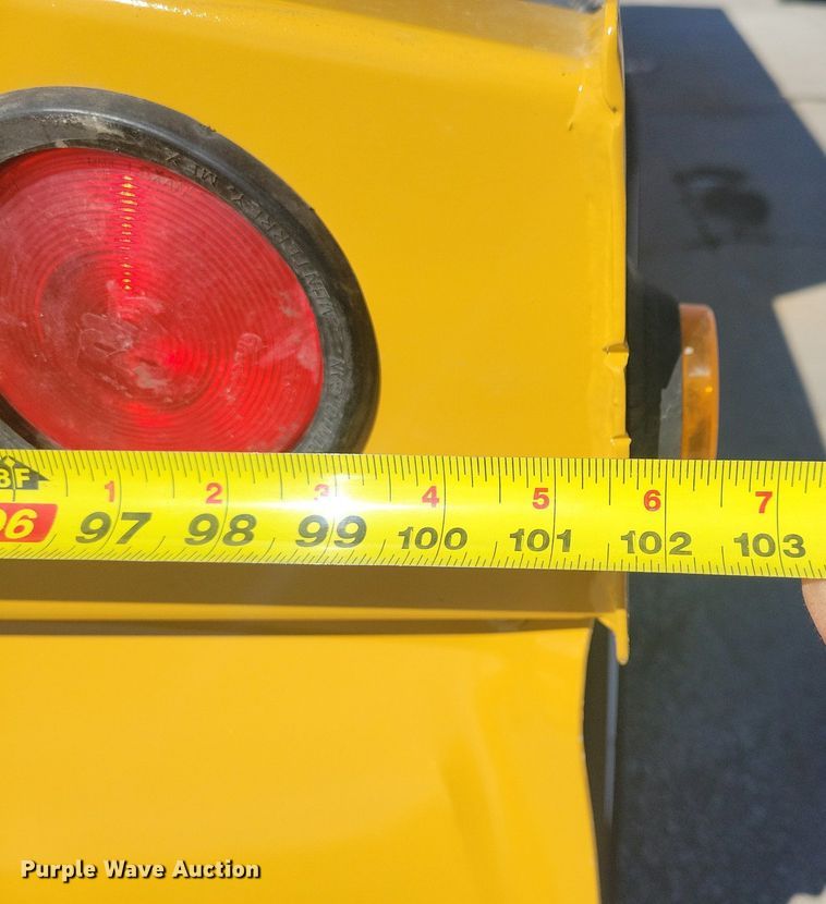 image for item DG0423 2004 Trail King TK60SSD side dump trailer