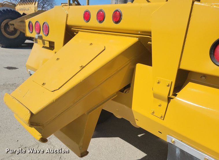 image for item DG0423 2004 Trail King TK60SSD side dump trailer