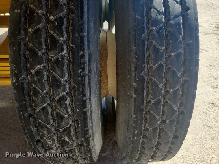 image for item DG0423 2004 Trail King TK60SSD side dump trailer