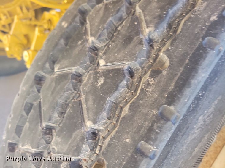 image for item DG0423 2004 Trail King TK60SSD side dump trailer