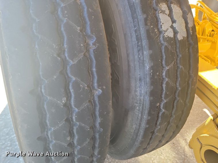 image for item DG0423 2004 Trail King TK60SSD side dump trailer