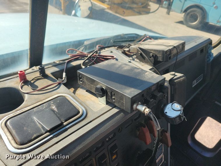 image for item DG0424 1994 Mack CH613 semi truck