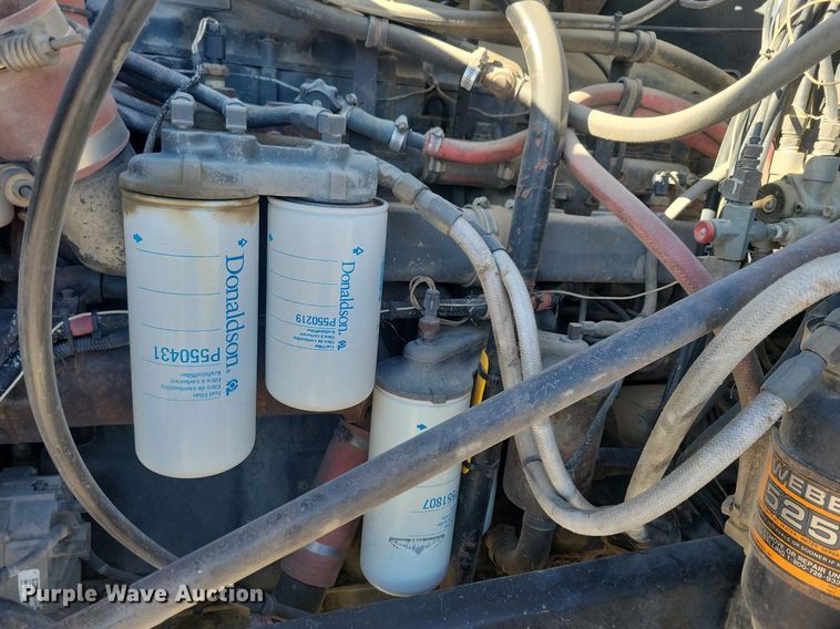 image for item DG0424 1994 Mack CH613 semi truck