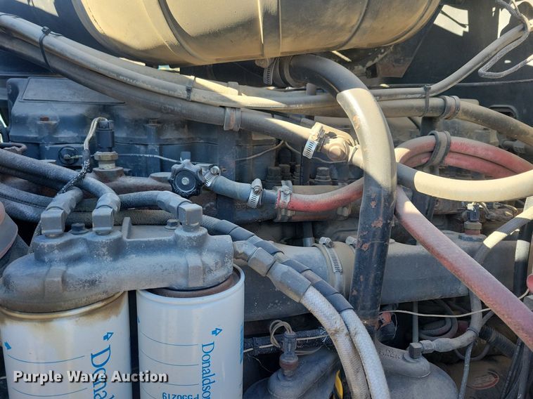 image for item DG0424 1994 Mack CH613 semi truck