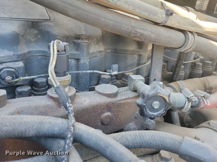 image for item DG0424 1994 Mack CH613 semi truck