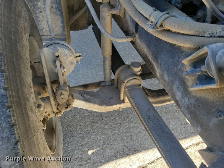 image for item DG0424 1994 Mack CH613 semi truck