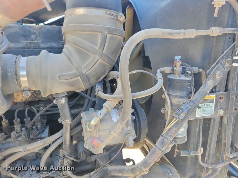 image for item DG0424 1994 Mack CH613 semi truck