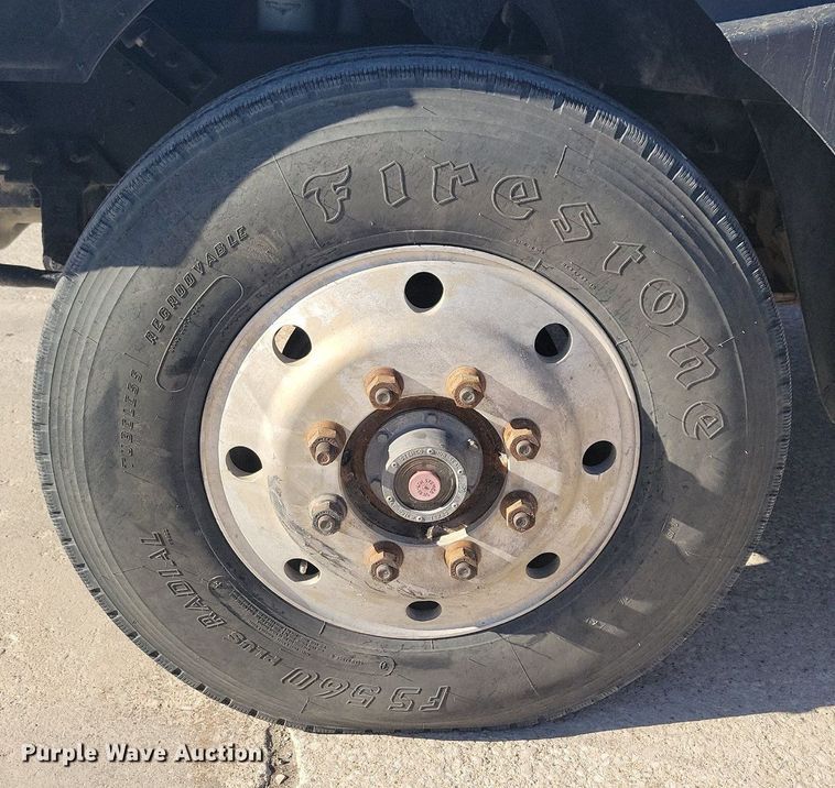 image for item DG0424 1994 Mack CH613 semi truck