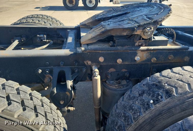 image for item DG0425 1994 Mack CH613 semi truck