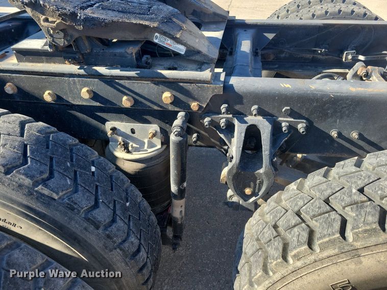 image for item DG0425 1994 Mack CH613 semi truck