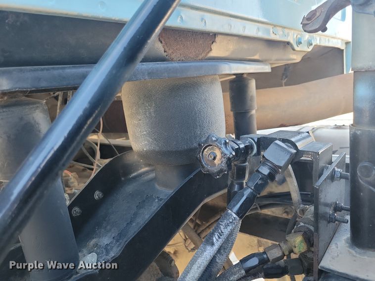 image for item DG0425 1994 Mack CH613 semi truck