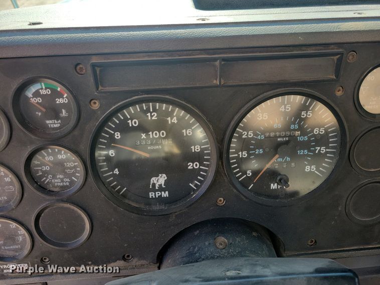 image for item DG0425 1994 Mack CH613 semi truck