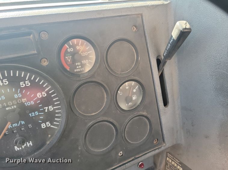 image for item DG0425 1994 Mack CH613 semi truck