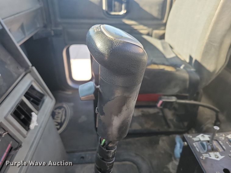 image for item DG0425 1994 Mack CH613 semi truck