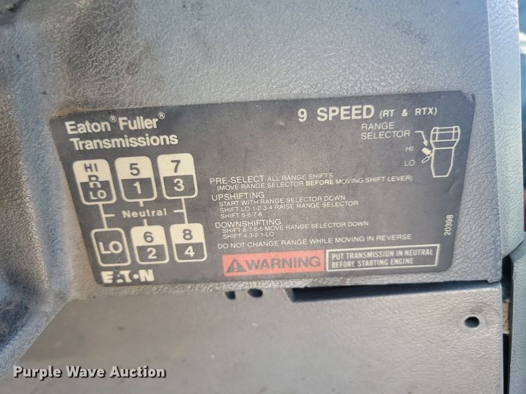 image for item DG0425 1994 Mack CH613 semi truck