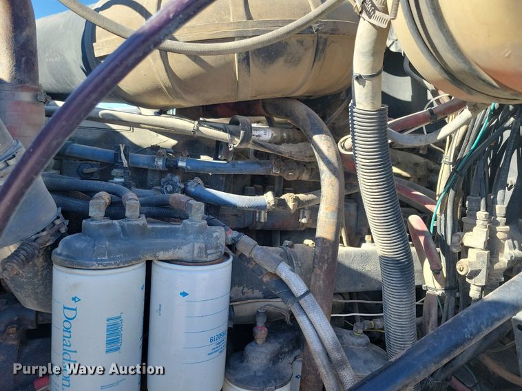 image for item DG0425 1994 Mack CH613 semi truck