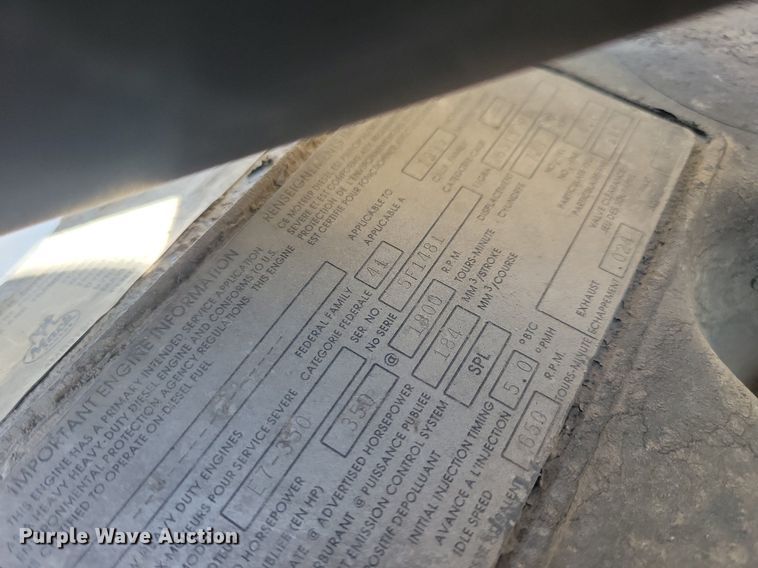 image for item DG0425 1994 Mack CH613 semi truck