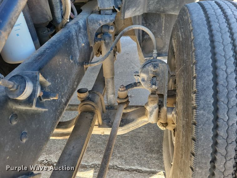 image for item DG0425 1994 Mack CH613 semi truck