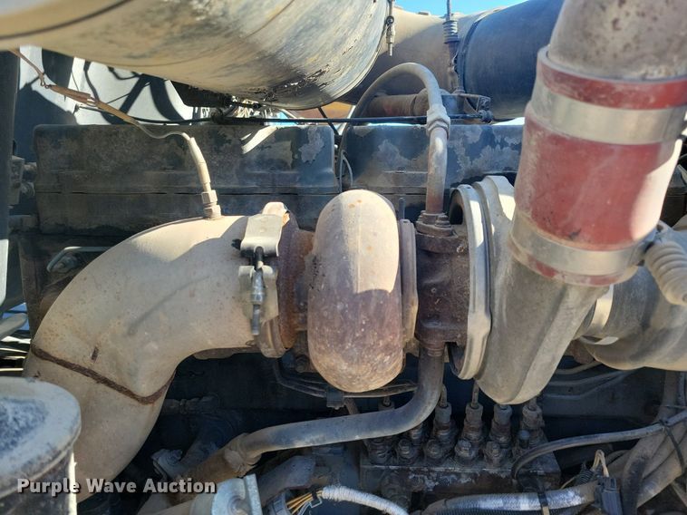 image for item DG0425 1994 Mack CH613 semi truck