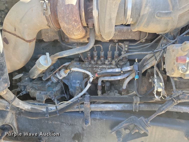 image for item DG0425 1994 Mack CH613 semi truck