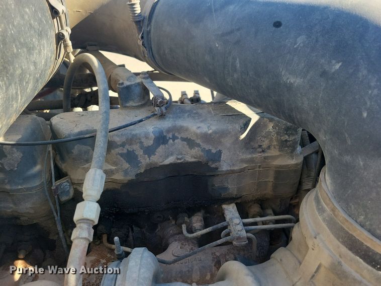 image for item DG0425 1994 Mack CH613 semi truck