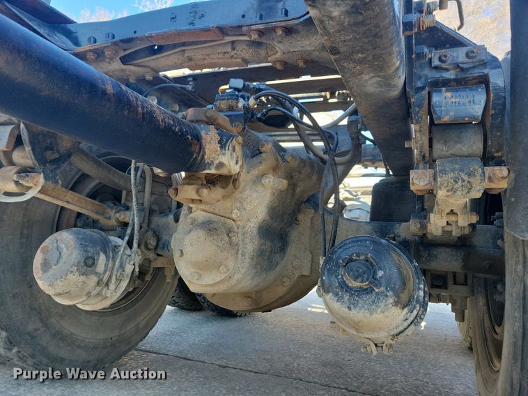 image for item DG0425 1994 Mack CH613 semi truck