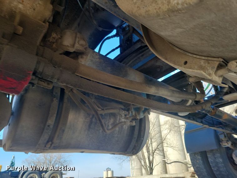 image for item DG0425 1994 Mack CH613 semi truck