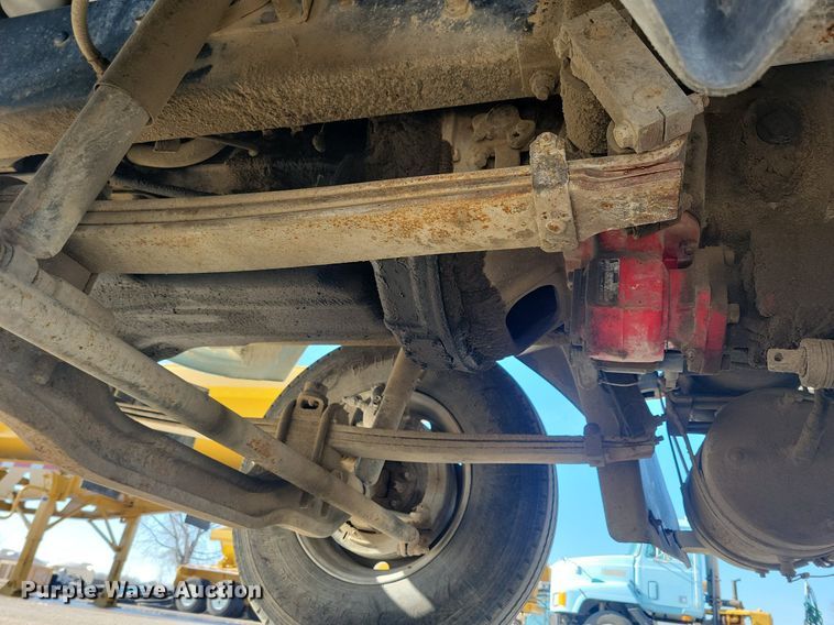 image for item DG0425 1994 Mack CH613 semi truck