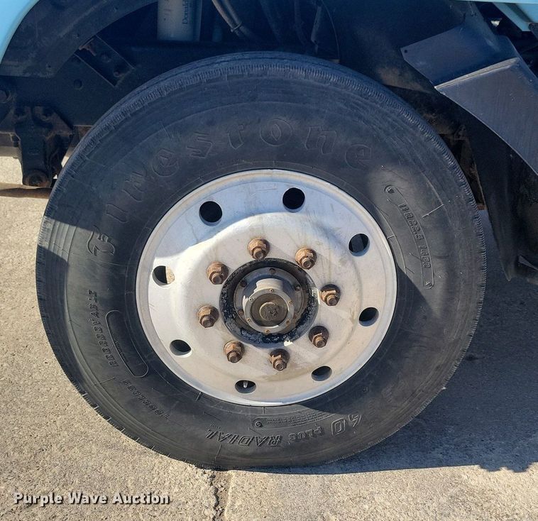 image for item DG0425 1994 Mack CH613 semi truck