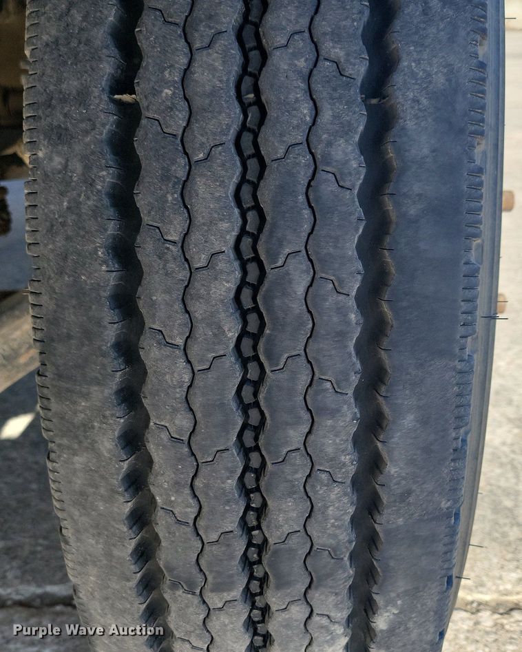 image for item DG0425 1994 Mack CH613 semi truck