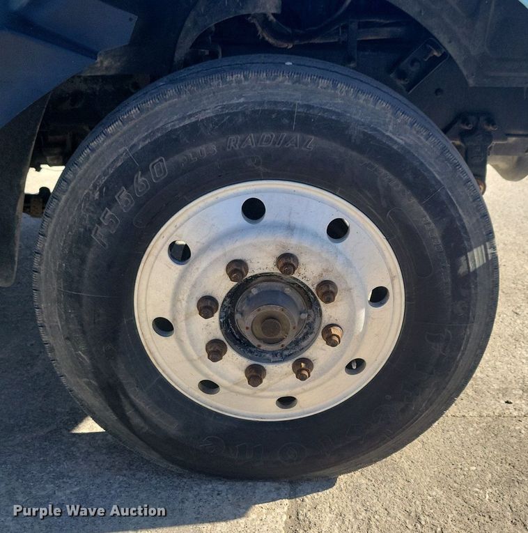 image for item DG0425 1994 Mack CH613 semi truck